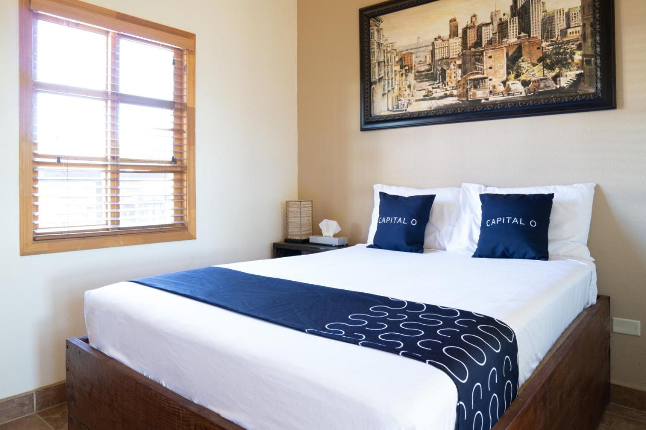 Capital O Hotel Villa Azura Tecate Eksteriør bilde