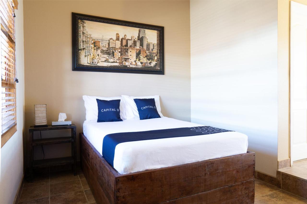 Capital O Hotel Villa Azura Tecate Eksteriør bilde